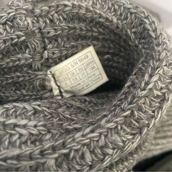 UGG Australia  Classic Cardy Grey Boots Women’s Girls Size 1 - Picture 6 of 7